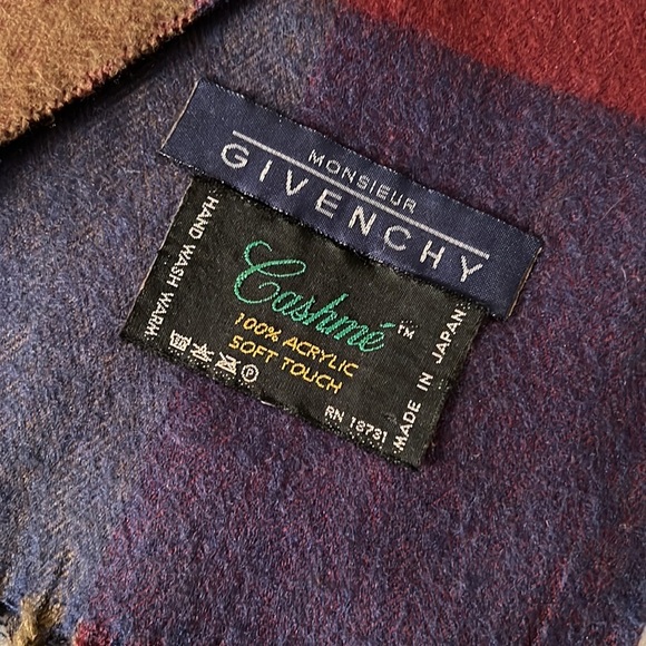 Givenchy scarf authentic - Picture 2 of 3